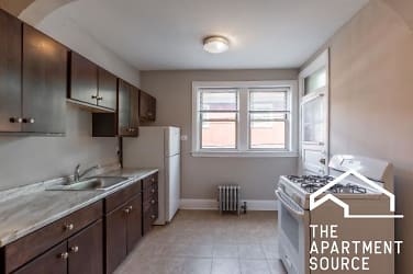 6804 N Wolcott Ave - Chicago, IL