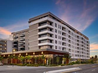 Avalon Doral Apartments - Doral, FL
