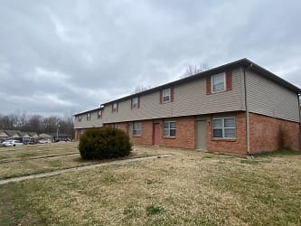 4521 W Bellview Dr - Columbia, MO