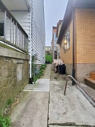 447 Hays Ave - Pittsburgh, PA