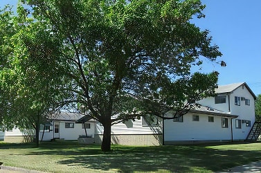 827 3rd St SW unit 827 - Valley City, ND