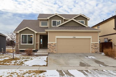 1796 Country Sun Dr - Windsor, CO