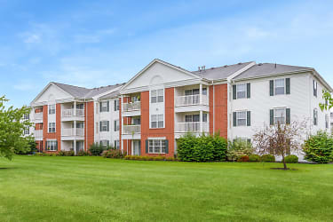 Evergreen Farms Apartments - Olmsted Falls, OH