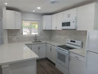 1242 NW 2nd Ave #1 - Fort Lauderdale, FL