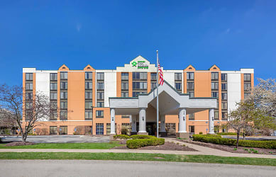Furnished Studio - Pittsburgh - Cranberry - I-76 Apartments - Cranberry Township, PA
