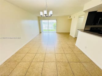 3473 NW 44th St #103 - Lauderdale Lakes, FL