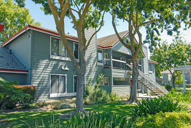 Lakeshore Gardens Apartments - Lodi, CA