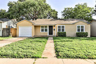 3114 31st Street - Lubbock, TX