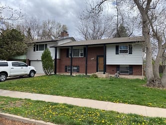 2720 Meadowlark Ave - Fort Collins, CO