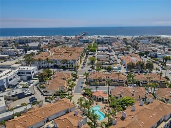 415 Townsquare Ln #221 - Huntington Beach, CA