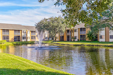 Courtyard On The Green Apartments - Melbourne, FL