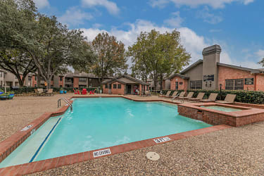 Walnut Creek Apartments - Arlington, TX
