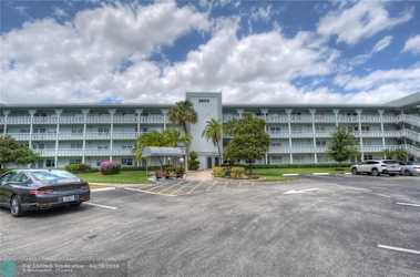 2803 Victoria Way #L2 - Coconut Creek, FL