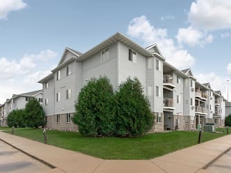 The Woods Apartments - Fargo, ND