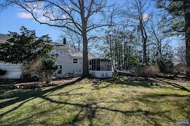29 Manor Ct - Glen Rock, NJ