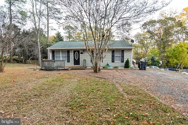 1118 Stagecoach Trail - Lusby, MD