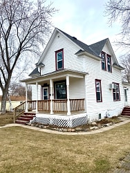 802 N Holcombe Ave - Litchfield, MN