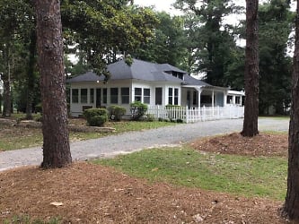 375 W Wisconsin Ave - Southern Pines, NC