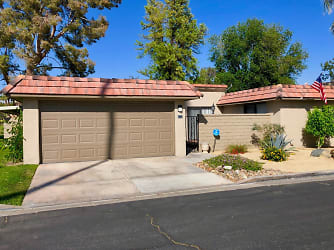68462 Calle Toledo - Cathedral City, CA