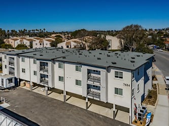 Mesa College Luxury Apartments With Parking + Patio - San Diego, CA