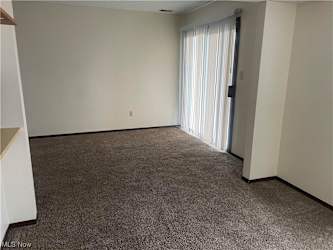 623 Lovers Ln #B-4 - Steubenville, OH