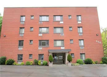 680 N Terrace Ave #2A - Mount Vernon, NY