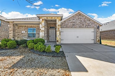 227 Clydesdale St - Waxahachie, TX
