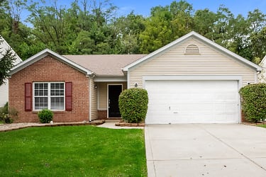 8504 Smithfield Ln - Indianapolis, IN