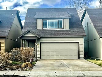 2875 SW Indian Ave - Redmond, OR