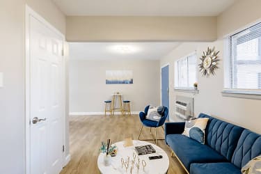 U Of M Area! FULLY RENOVATED ONE BEDROOM APARTMENTS NOW AVAILABLE! - Memphis, TN