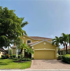 8674 Colony Trace Dr - Fort Myers, FL