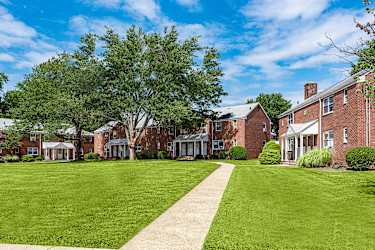 Essex Gardens Apartments - Maywood, NJ