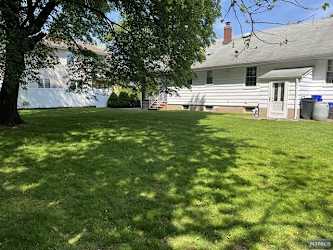 514 Hobson Ave - Saddle Brook, NJ