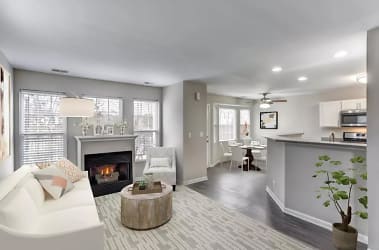 Lakeview Townhomes At Fox Valley - Aurora, IL