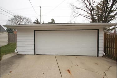 oversized 2-car garage (shared with other unit)