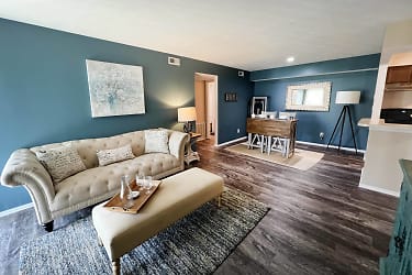 Steeplechase Apartments - Loveland, OH