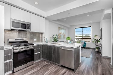 Welcome Home To Venice Luxury Apartments! - Los Angeles, CA