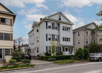 18 Strathmore Rd unit 18C - Worcester, MA