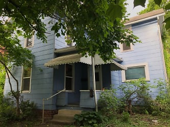 24 Central Ave - Athens, OH