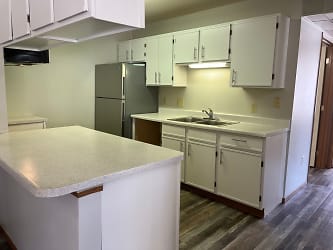 Pinehurst Apartments - Sioux Falls, SD