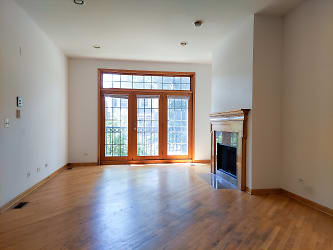2551 N Southport Ave unit 1 - Chicago, IL