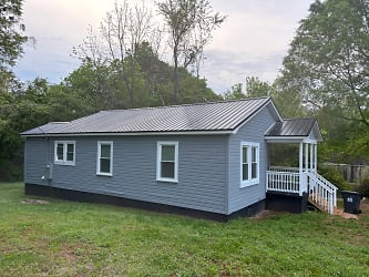 117 Old Schoolhouse Rd - Liberty, SC