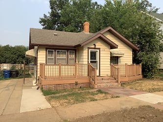 329 1st Ave W - Dickinson, ND