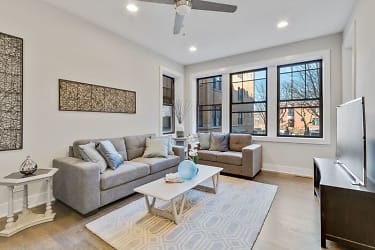 2620 N Rockwell St unit 3 - Chicago, IL