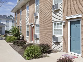 The Pointe At Cedar Rapids Apartments - Cedar Rapids, IA