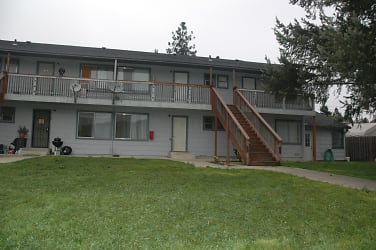 645 W First Ave - Sutherlin, OR