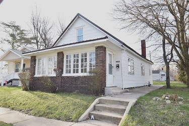 1140 E Sorin St - South Bend, IN