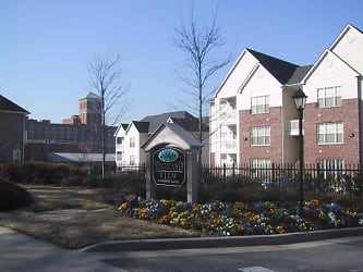 Highland View Apartments - Atlanta, GA