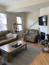 2513 N Southport Ave #2F - Chicago, IL