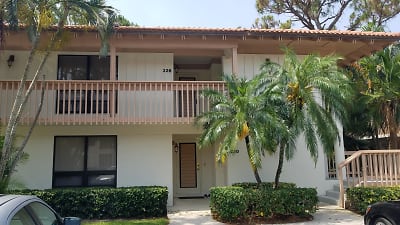 326 Brackenwood Cir #326 - Palm Beach Gardens, FL